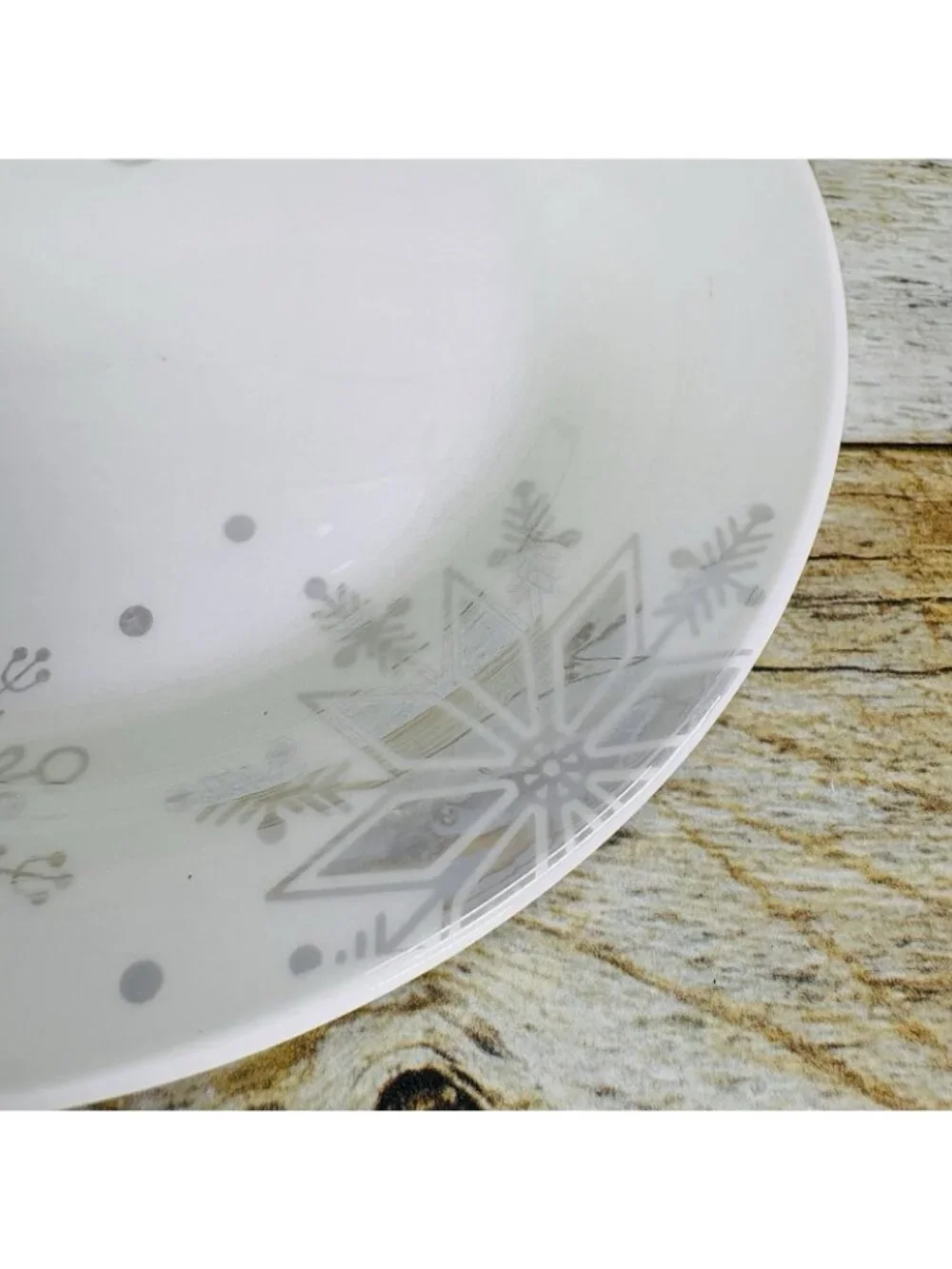 Royal Norfolk Greenbrier RNF129 SNOWFLAKES Gray Luster White Salad Plates Set 4